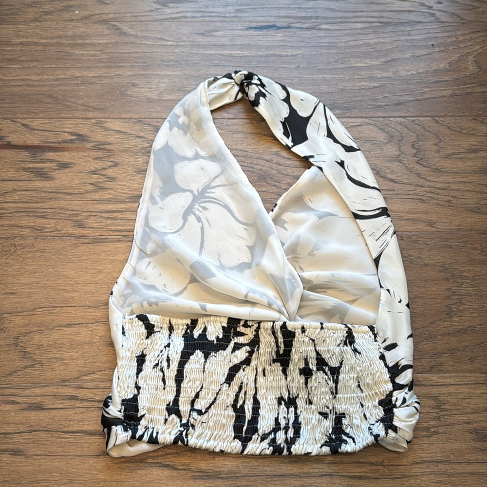 Halter top - Picture 3 of 3